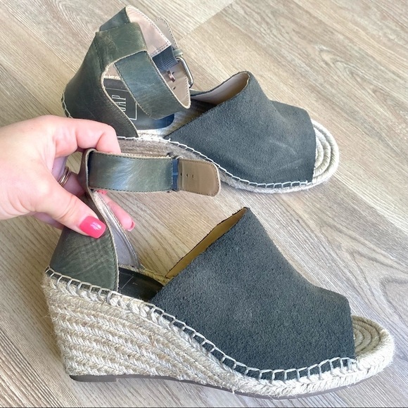 GAP Green Suede Wedge Sandals with Ankle Strap - Comfortable Summer Shoes - Picture 1 of 10